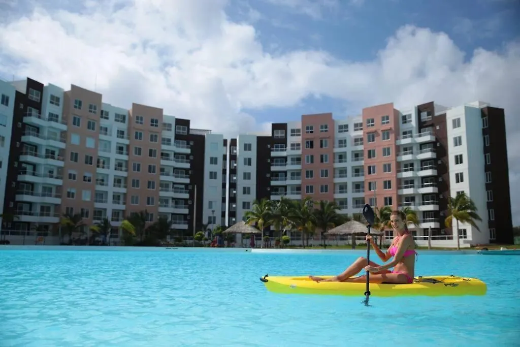 Lägenhet Departamento Con Laguna Artificial Cancún